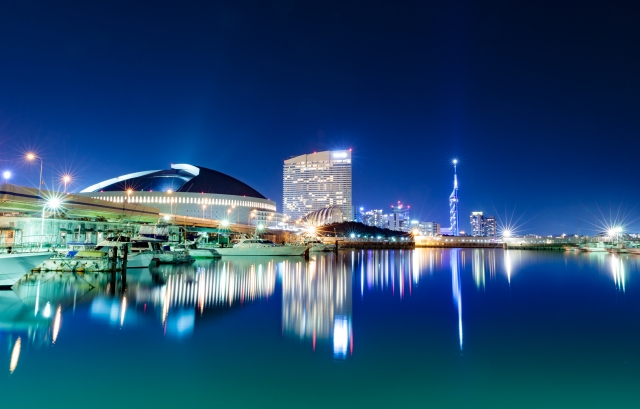 ２０１９年リニューアルした福岡タワー漁港からの夜景