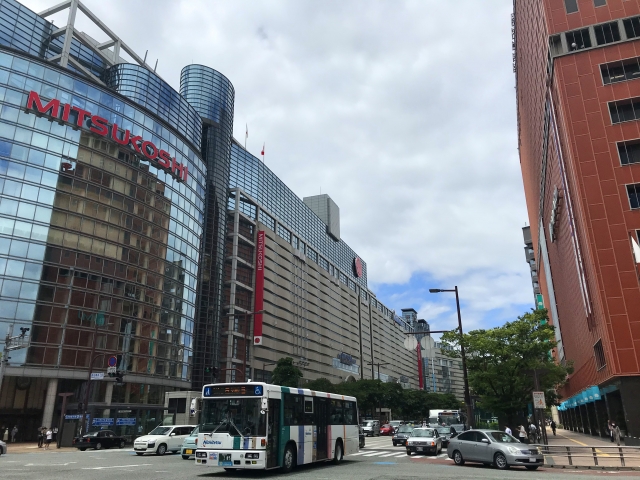 福岡市天神渡辺通り