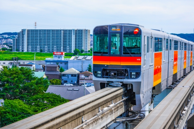 立川－住宅街を走る多摩モノレール