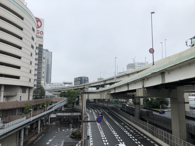 横浜駅東口